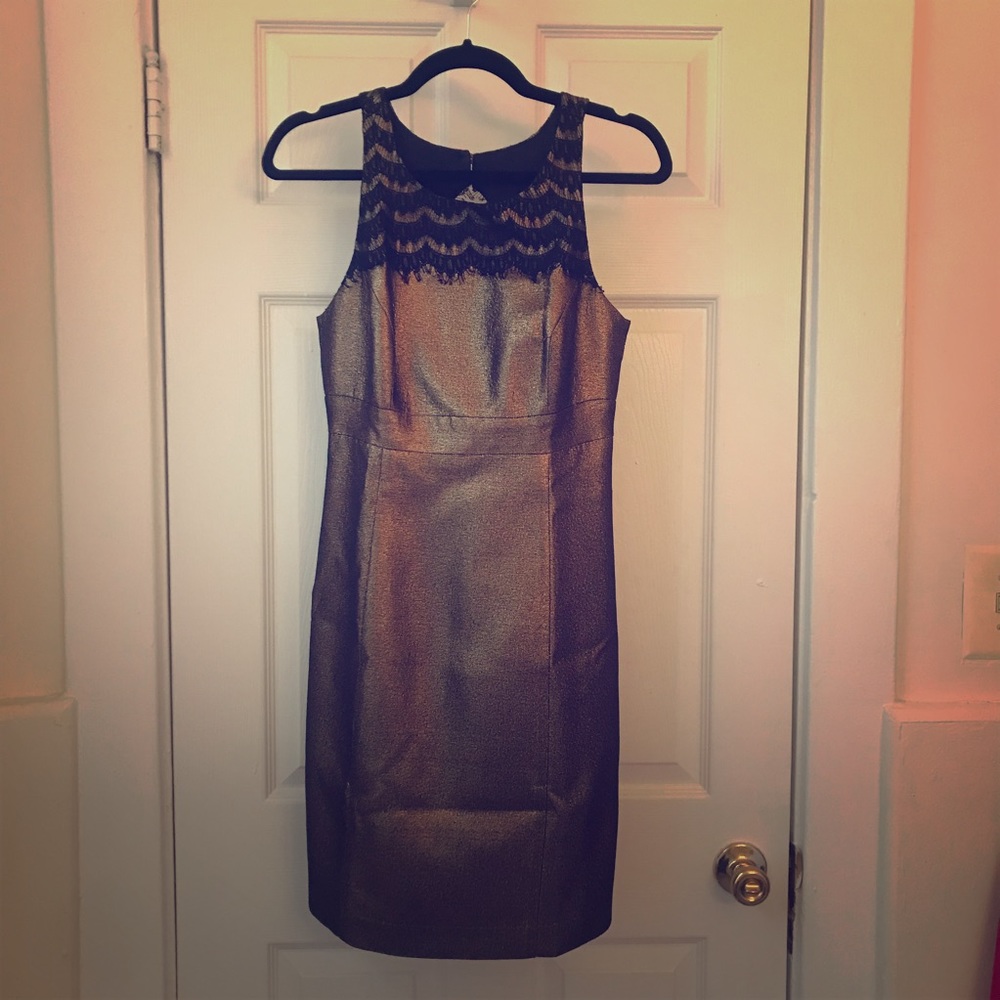 ✨✨Trina Turk gold cocktail dress size 4 ✨✨